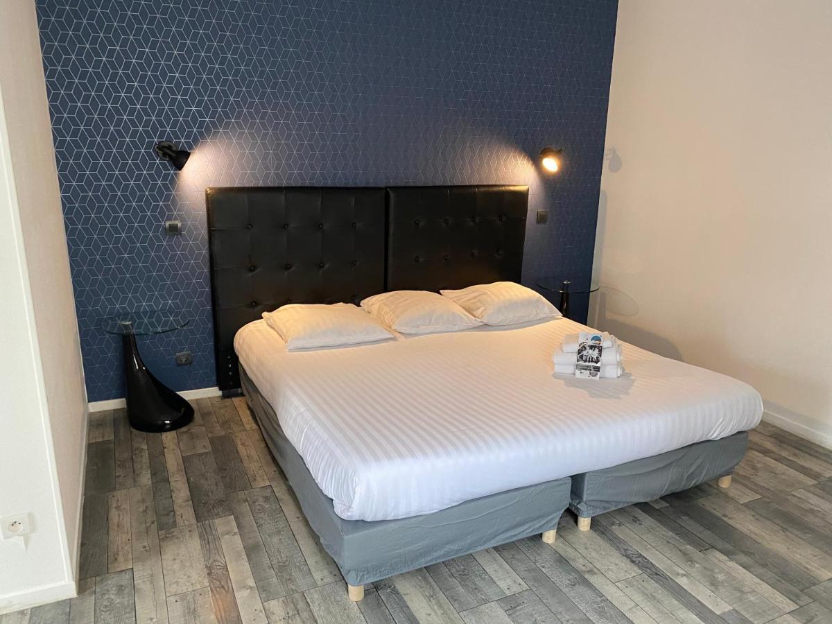 Logis Hotel Du Cirque Troyes Centre Historique Εξωτερικό φωτογραφία