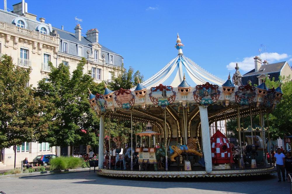 Logis Hotel Du Cirque Troyes Centre Historique Εξωτερικό φωτογραφία