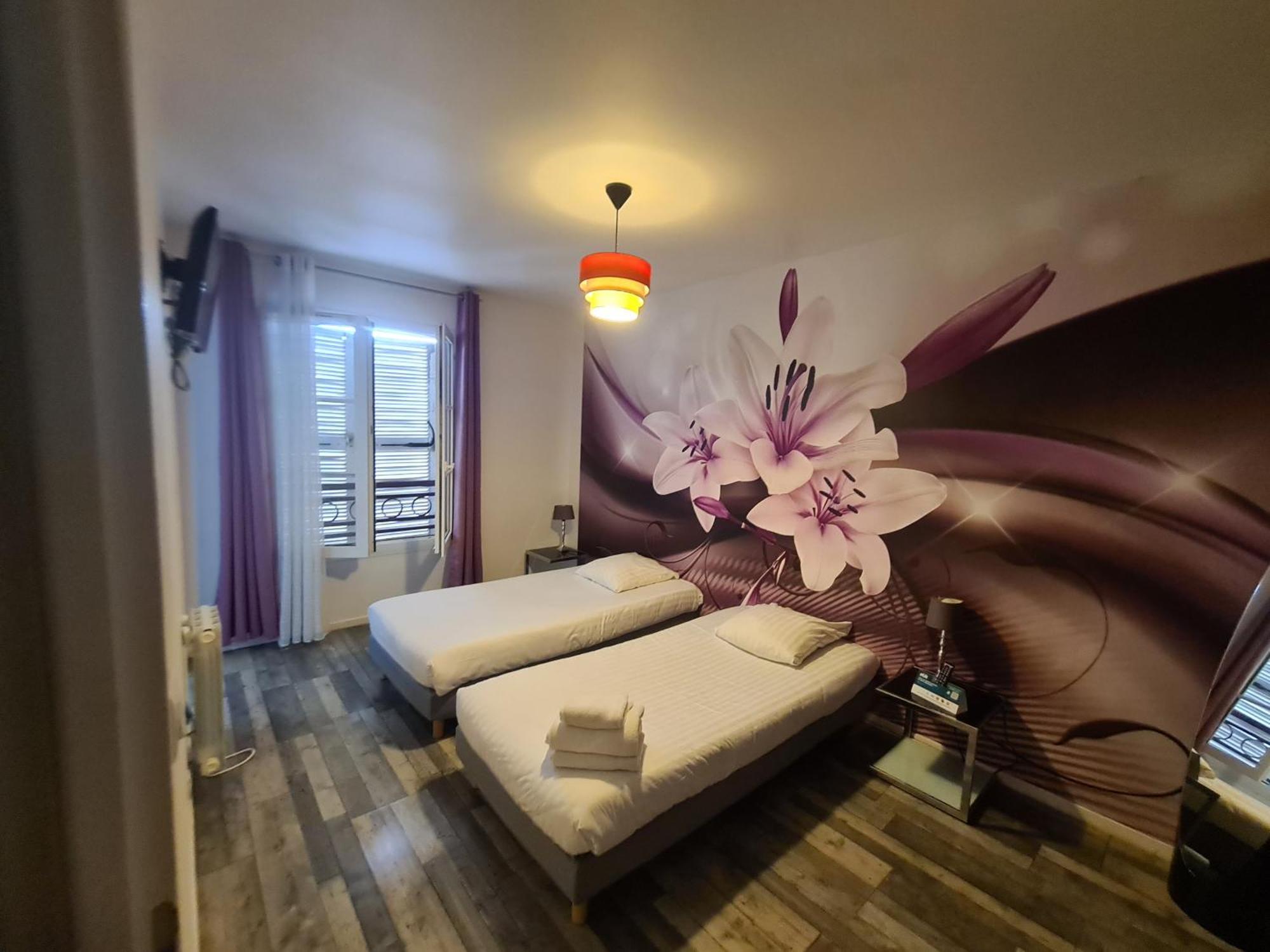 Logis Hotel Du Cirque Troyes Centre Historique Εξωτερικό φωτογραφία