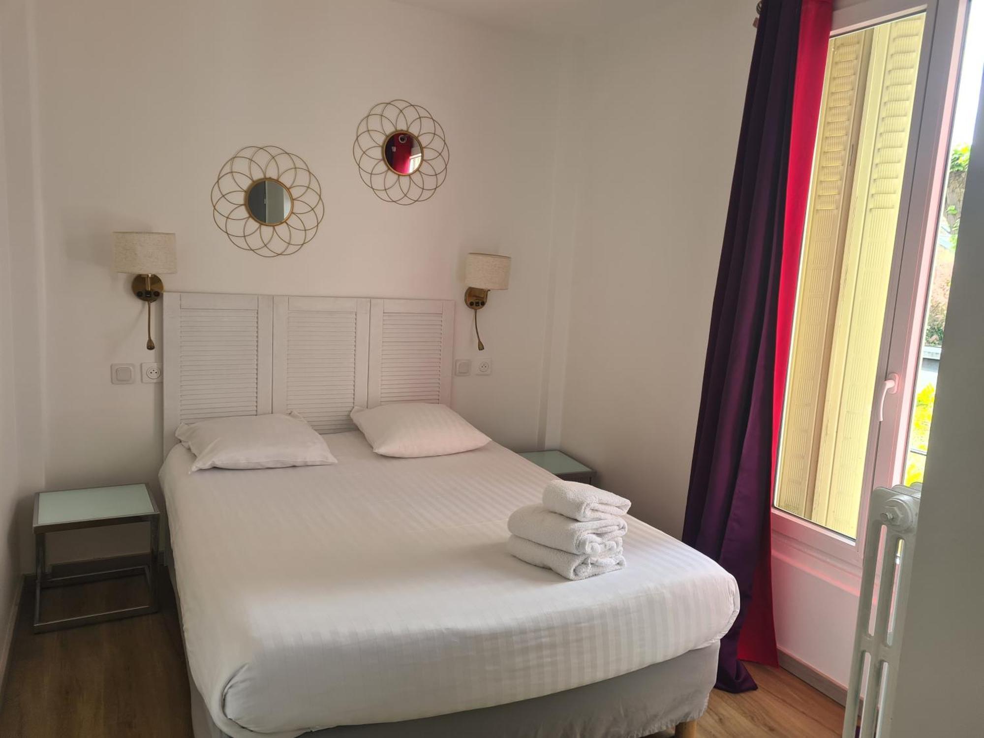 Logis Hotel Du Cirque Troyes Centre Historique Εξωτερικό φωτογραφία