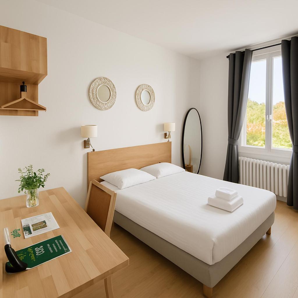 Logis Hotel Du Cirque Troyes Centre Historique Εξωτερικό φωτογραφία