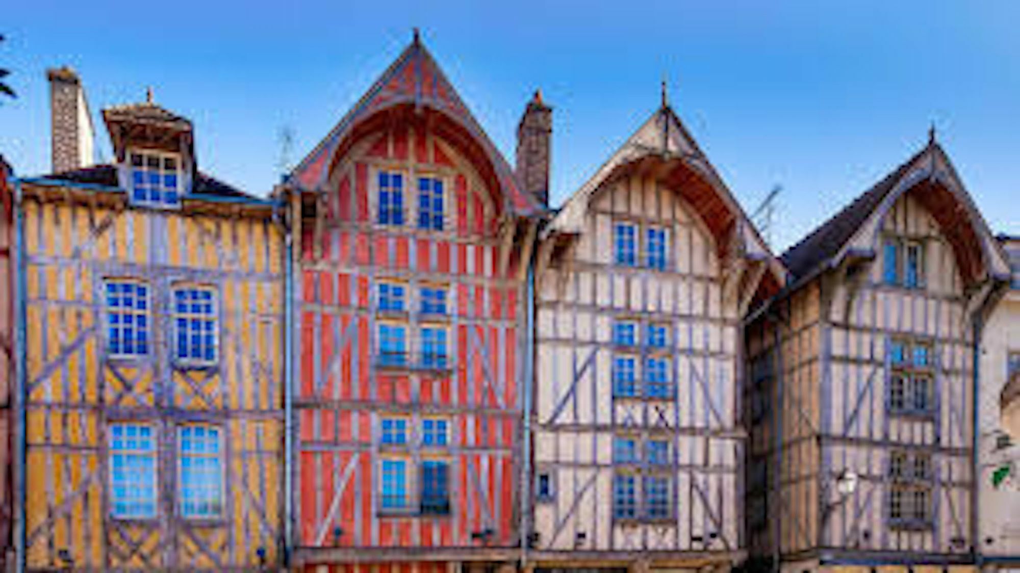 Logis Hotel Du Cirque Troyes Centre Historique Εξωτερικό φωτογραφία