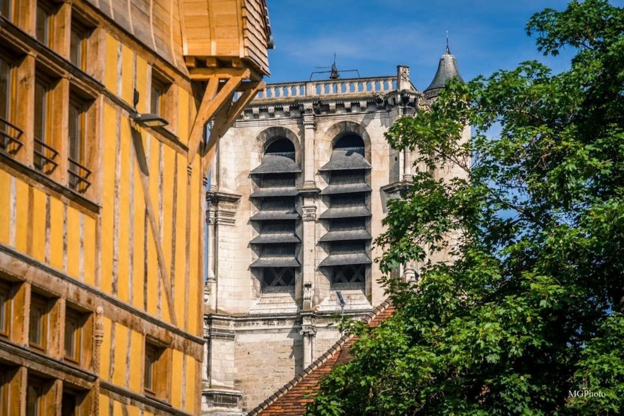 Logis Hotel Du Cirque Troyes Centre Historique Εξωτερικό φωτογραφία